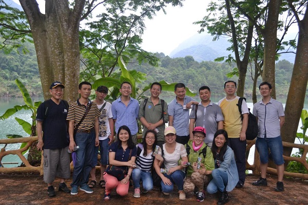 集團(tuán)公司舉辦五月員工生日活動